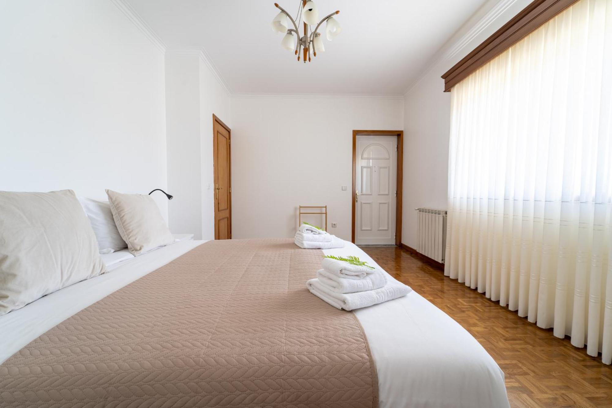 Gondomar Guimaraes - Moradia V3 Com Piscina Natural By House And People Luaran gambar
