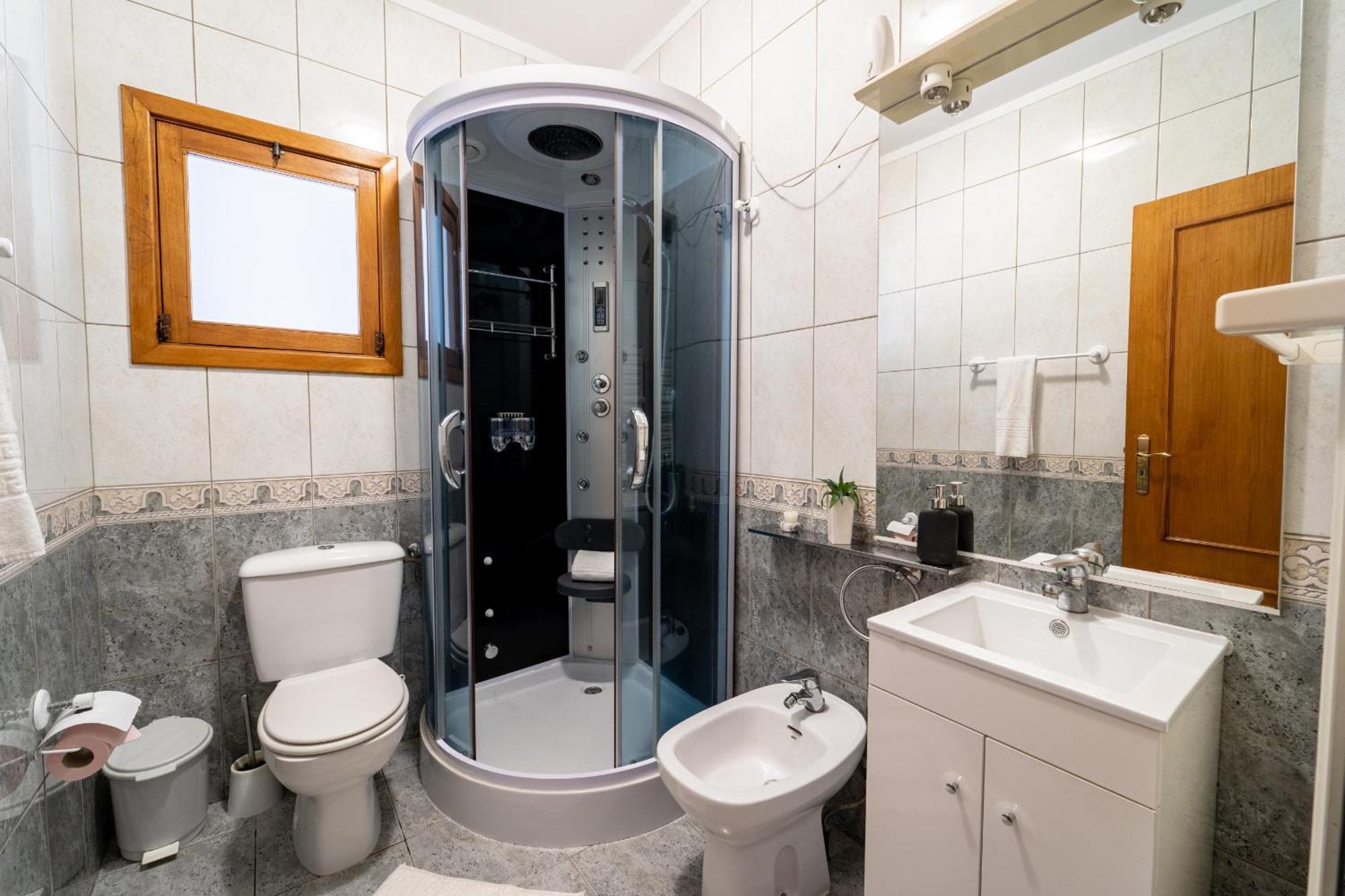 Gondomar Guimaraes - Moradia V3 Com Piscina Natural By House And People Luaran gambar