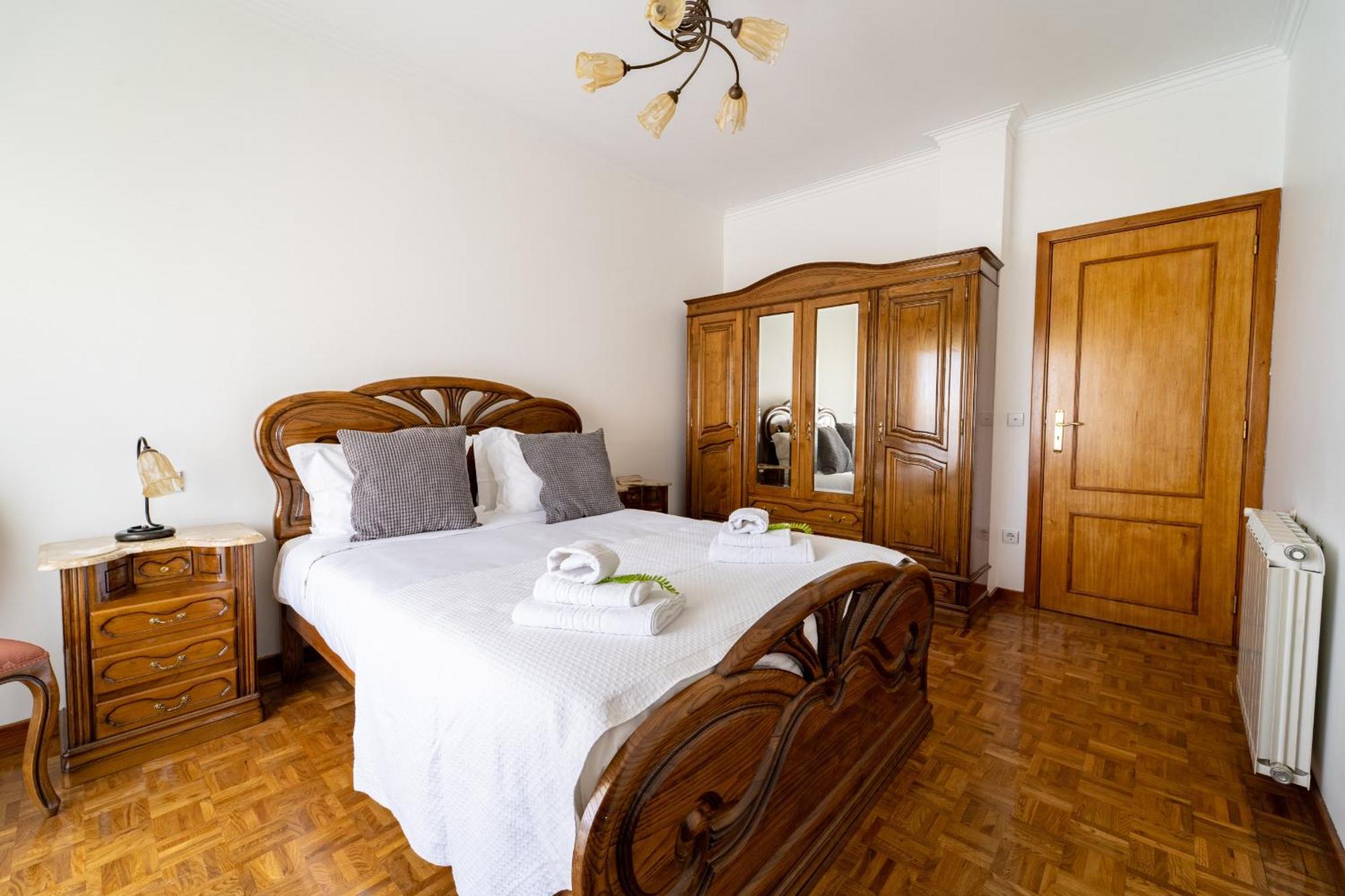 Gondomar Guimaraes - Moradia V3 Com Piscina Natural By House And People Luaran gambar